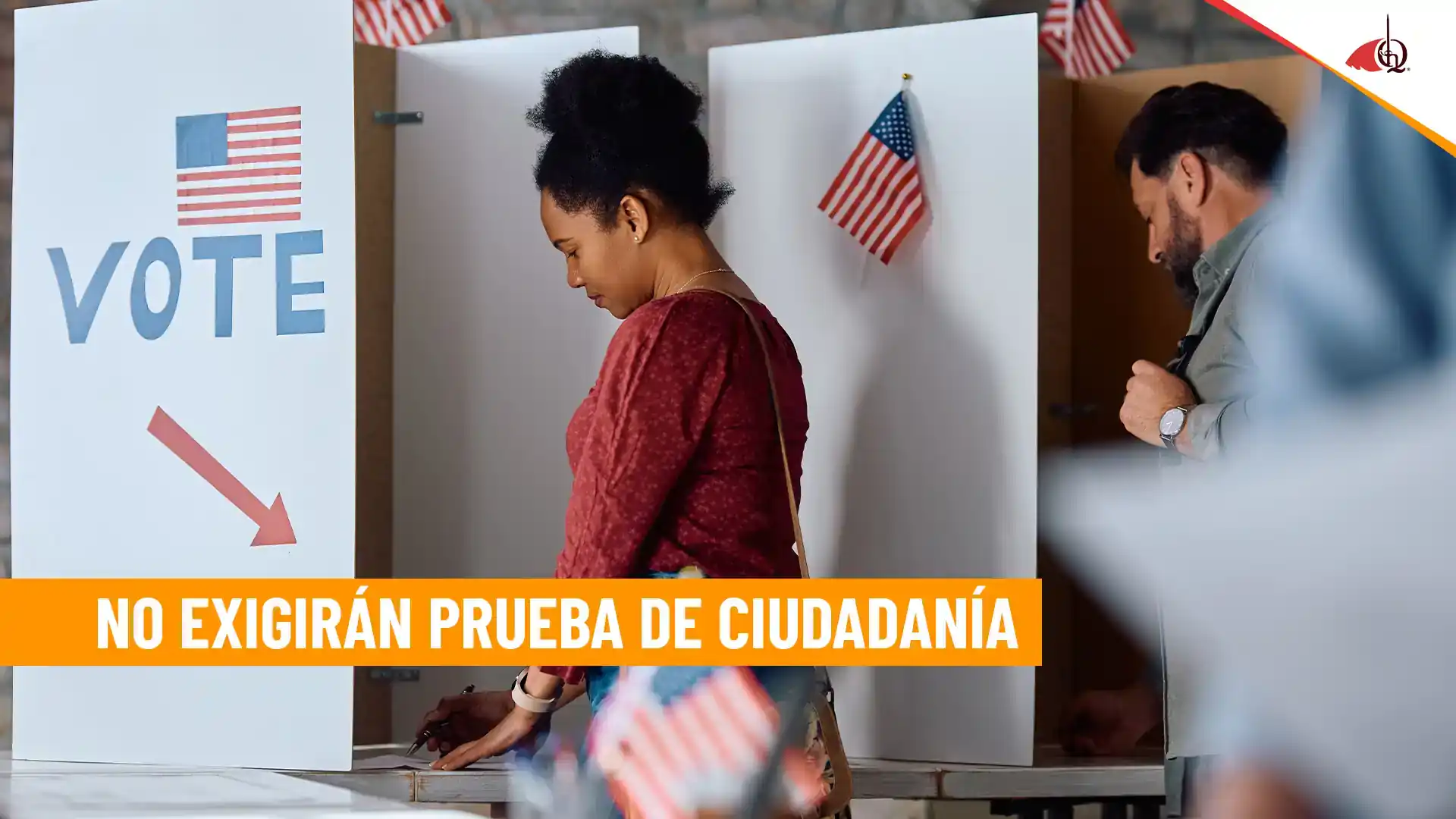 Mujer votando en un centro electoral con carteles de votación.